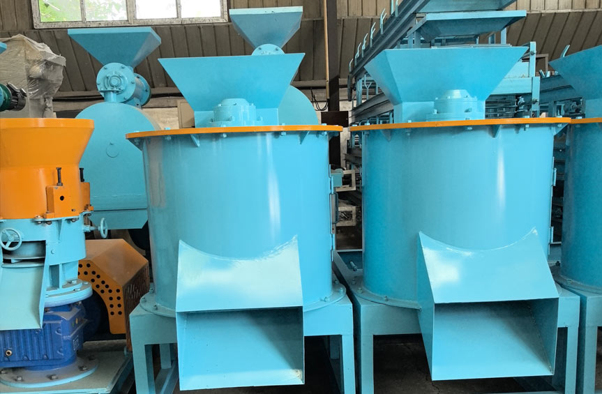 Flat mold pellet machine