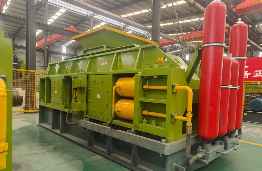 Roll sand making machine